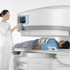 Resonancia magnética abierta en proceso